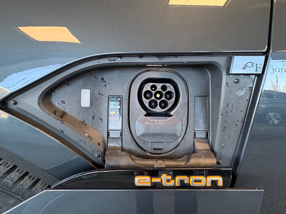 Audi e-tron 55 Advanced quattro 5d