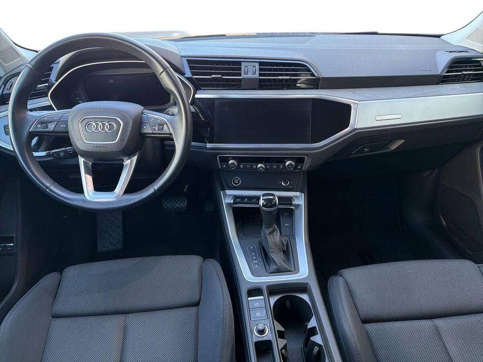 Audi Q3 45 TFSi e Attitude plus S-tr. 5d