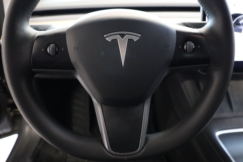 Tesla Model 3 Standard Range+ RWD 4d