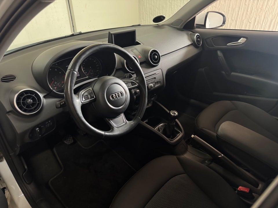 Audi A1 1,4 TFSi 122 Ambition Sportback 5d
