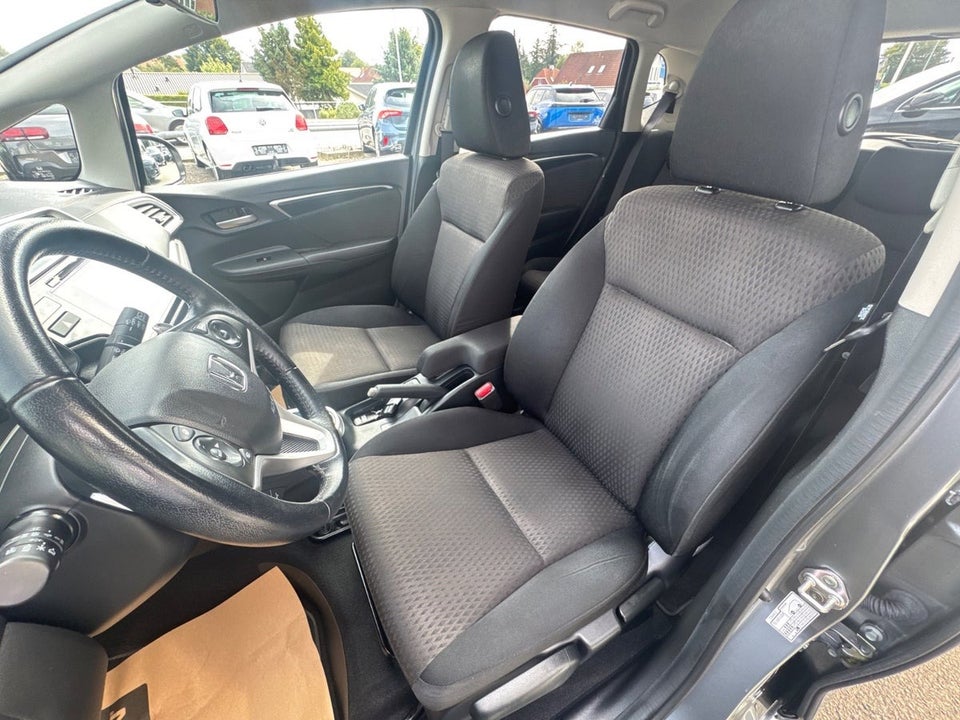 Honda Jazz 1,3 i-VTEC Elegance CVT 5d