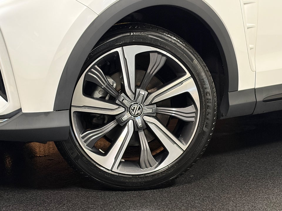 MG Marvel R Performance 5d