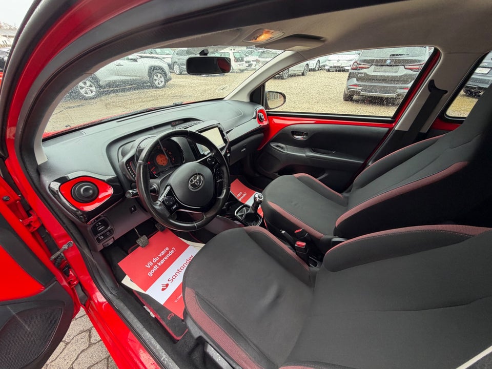 Toyota Aygo 1,0 VVT-i x-play 5d