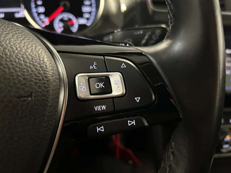 VW Golf VII 1,5 TSi 130 Comfortline DSG 5d