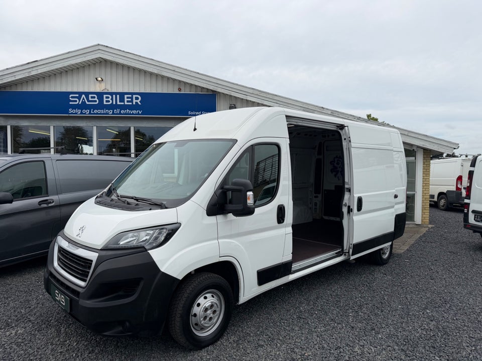 Peugeot Boxer 335 2,2 BlueHDi 140 L3H2 Premium