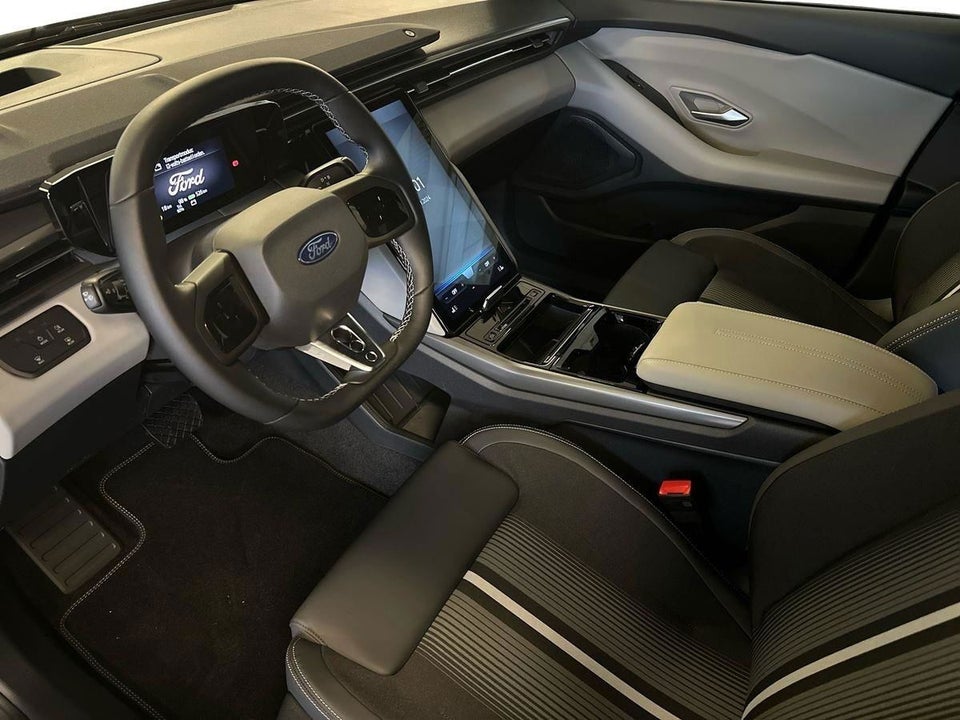 Ford Capri 82 Select Extended Range 5d