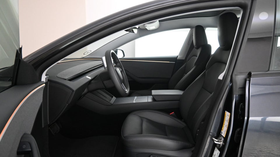 Tesla Model 3 RWD 4d