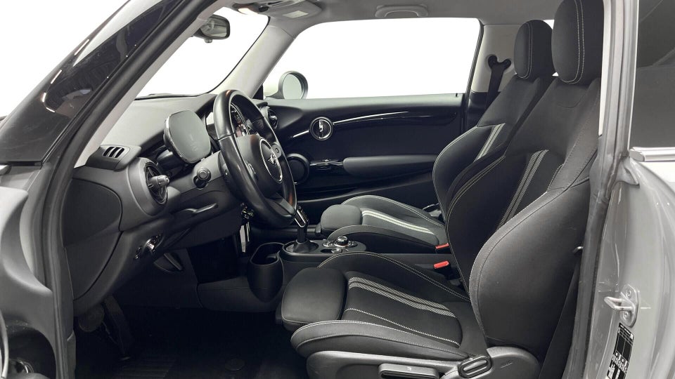 MINI Cooper SE Essential 3d