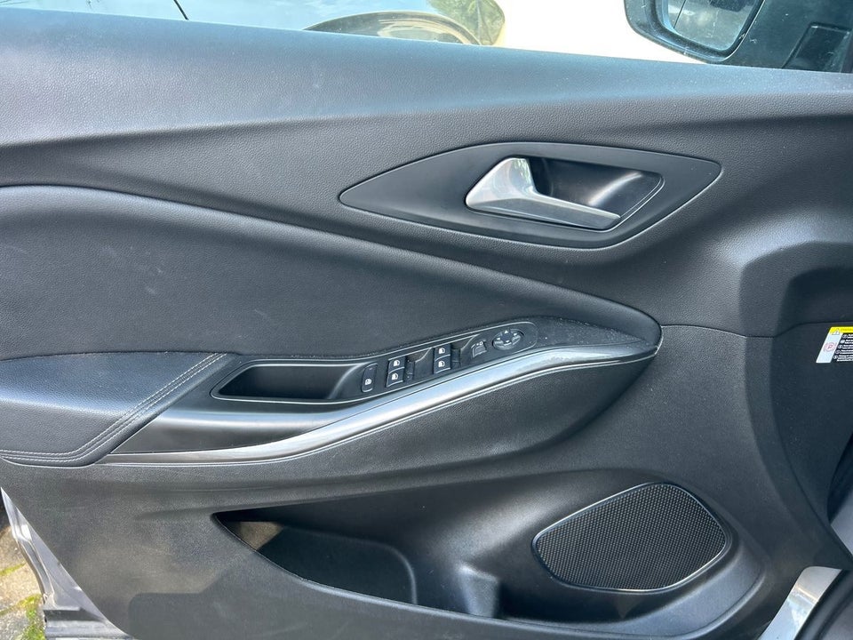 Opel Grandland X 1,6 Hybrid4 Cosmo Prestige aut. 5d