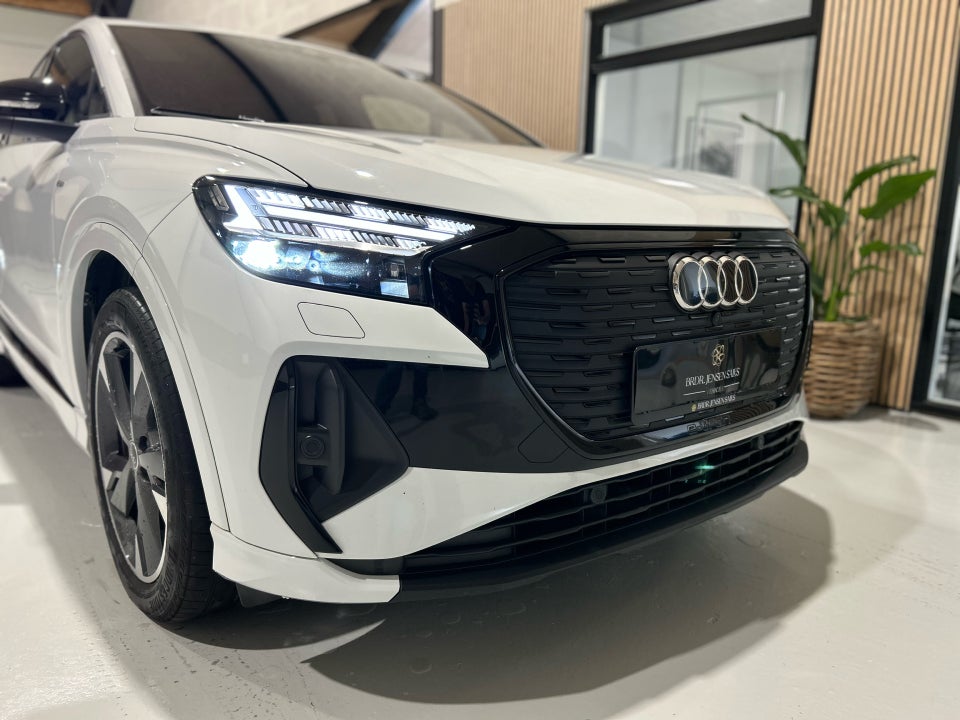 Audi Q4 e-tron 40 S-line Sportback 5d
