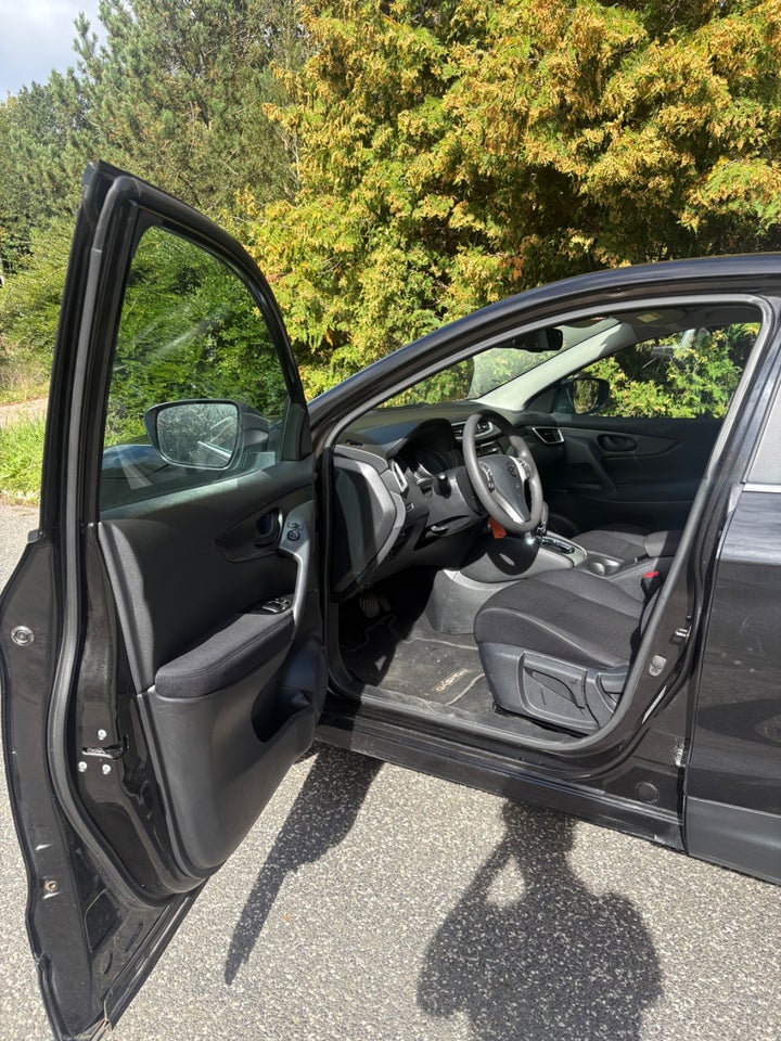 Nissan Qashqai 1,6 Dig-T 163 Acenta 5d