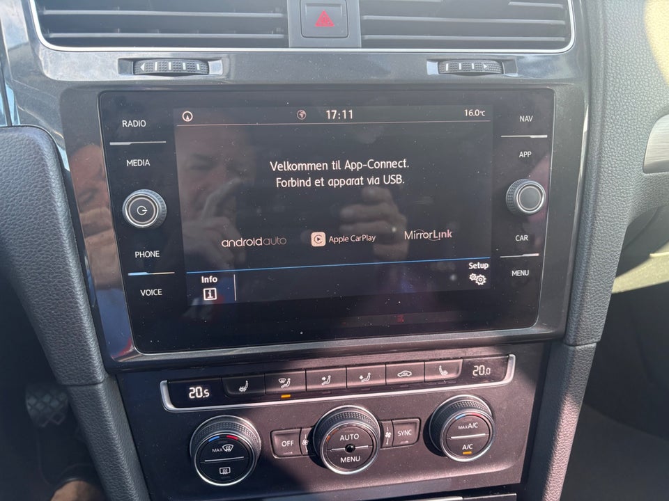VW Golf VII 1,6 TDi 115 Comfortline Variant 5d