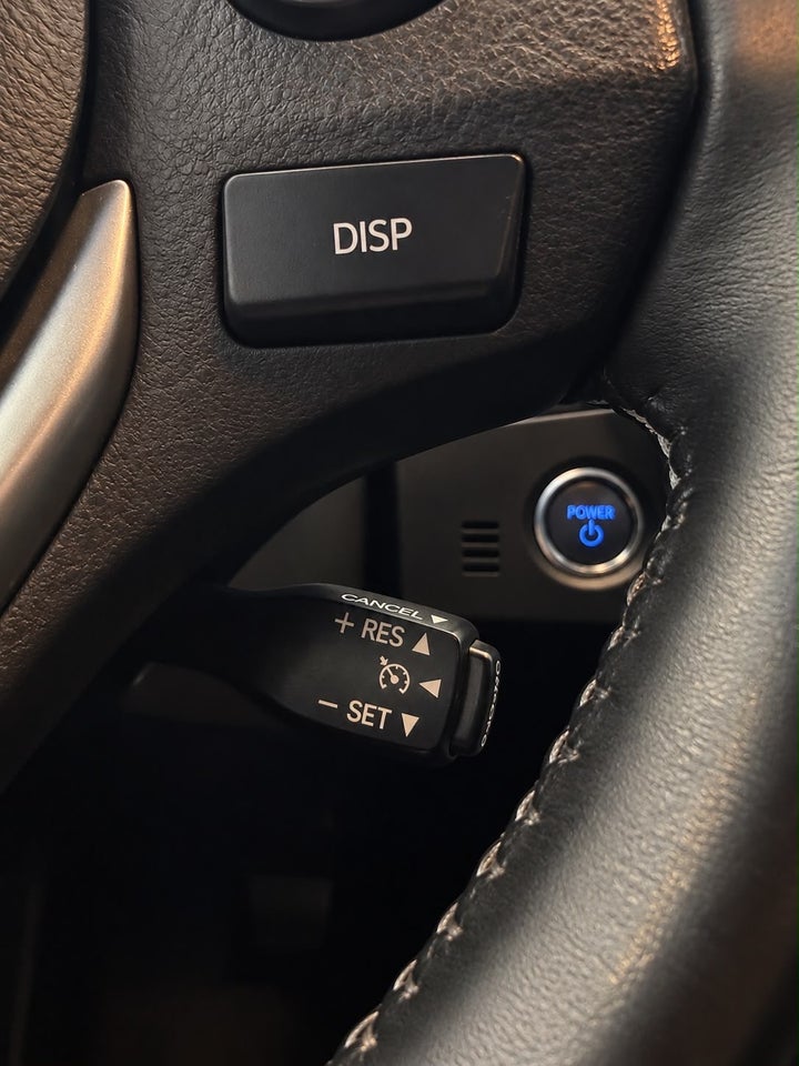 Toyota Auris 1,8 Hybrid H2+ CVT 5d
