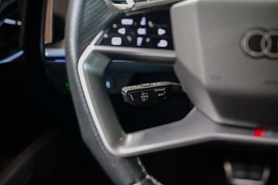 Audi Q4 e-tron 50 quattro 5d