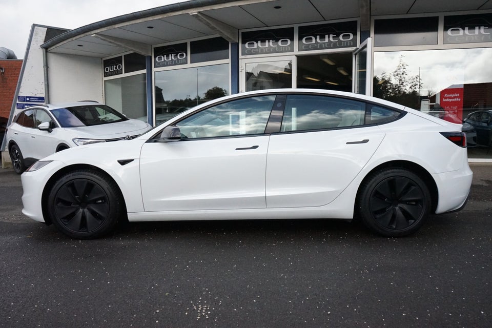 Tesla Model 3 RWD 4d