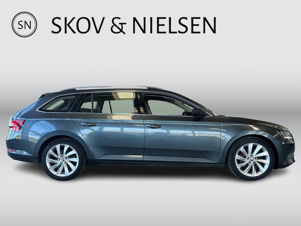 Skoda Superb 2,0 TDi 150 Style Combi DSG 5d