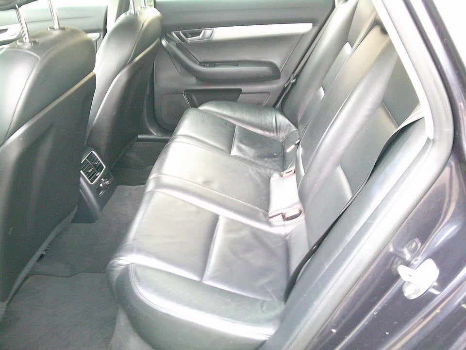 Audi A6 2,4 V6 4d