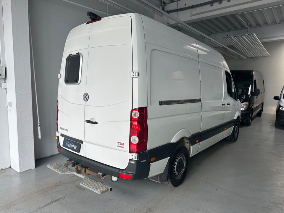 VW Crafter 2,0 TDi 163 Kassevogn M