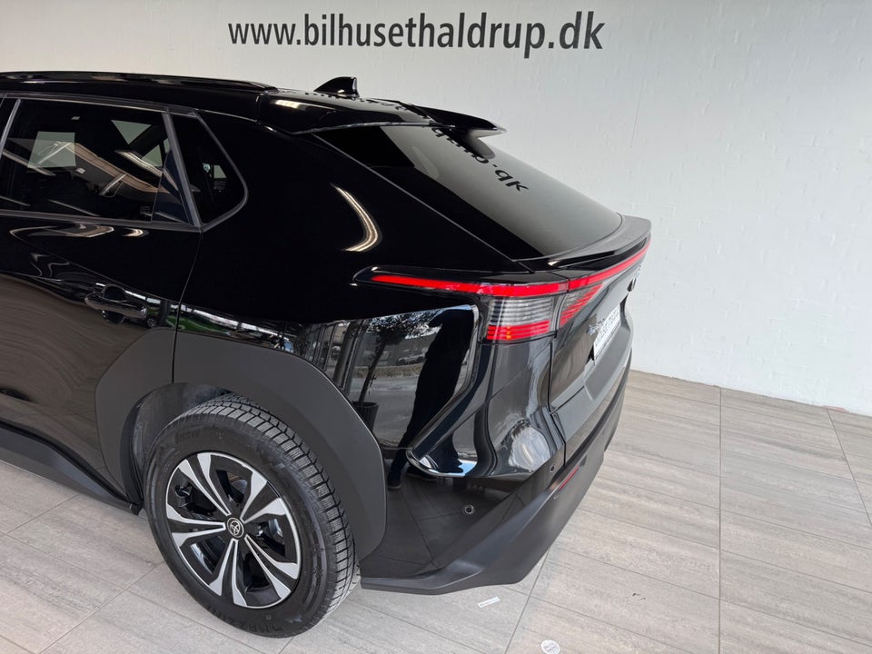 Toyota bZ4X Executive 5d