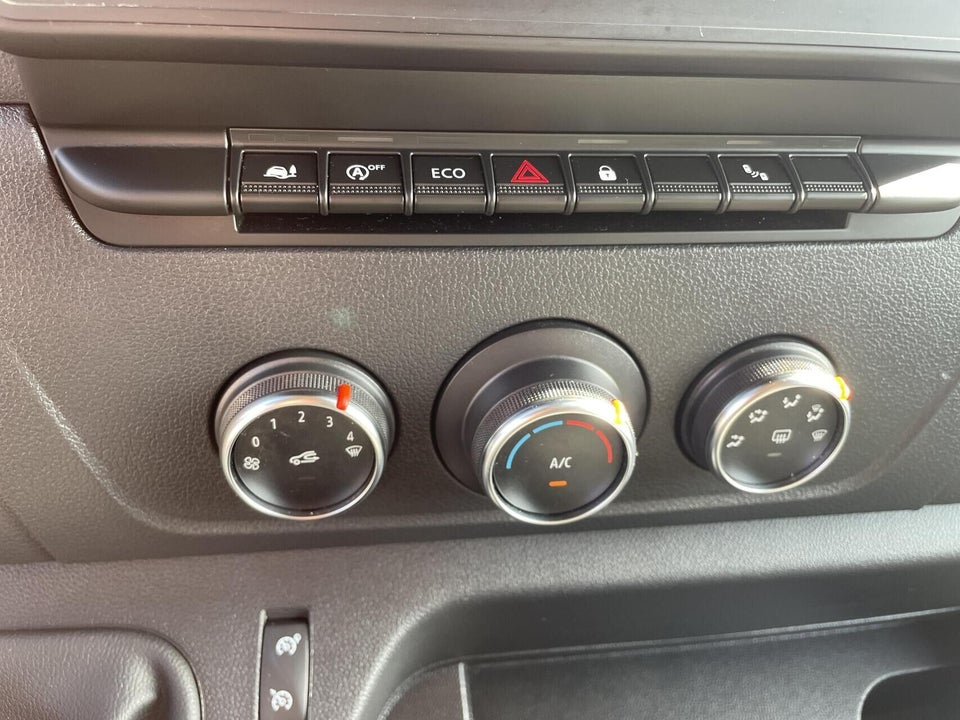 Renault Master IV T33 2,3 dCi 150 L2H2 Kassevogn