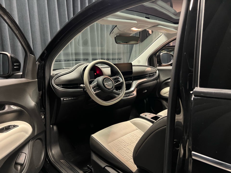 Fiat 500e 42 la Prima by Bocelli 3d