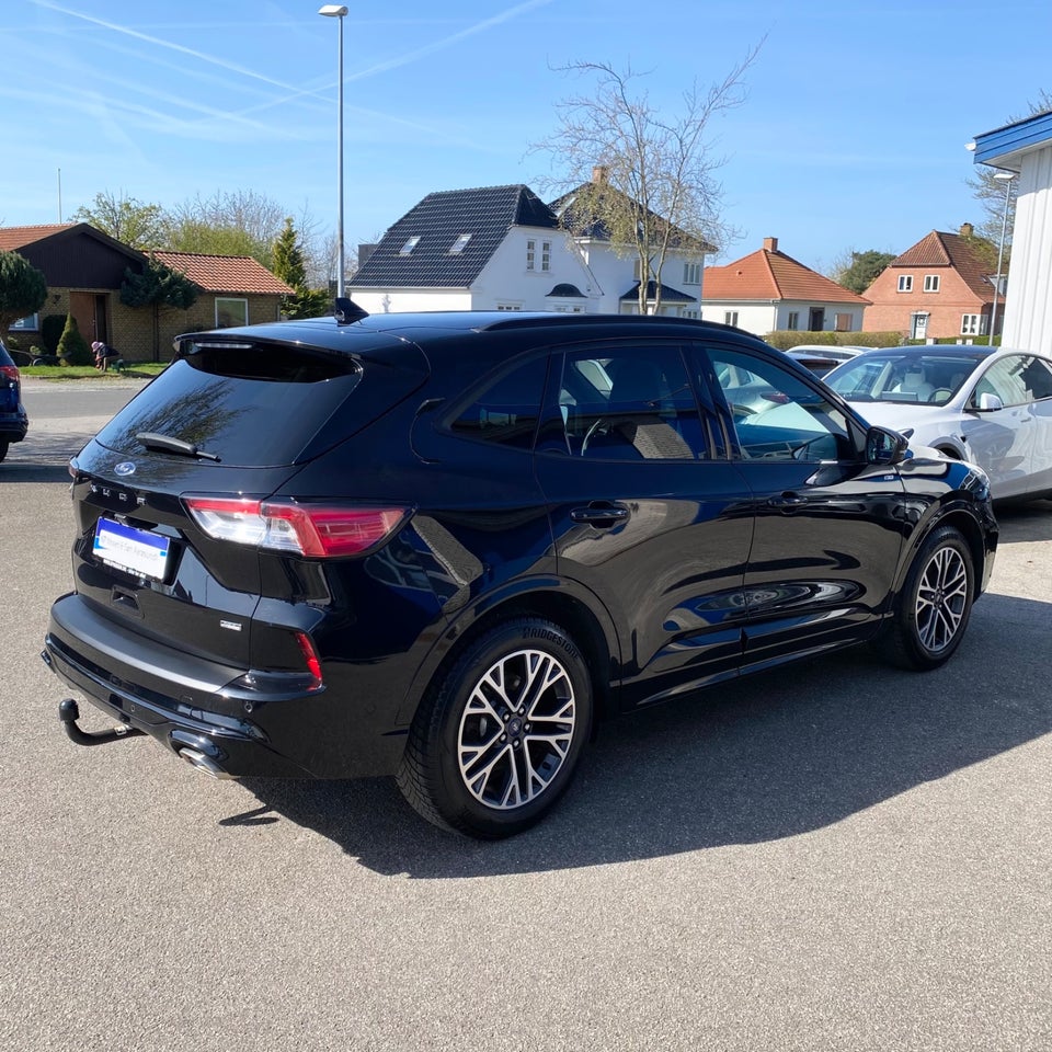 Ford Kuga 2,5 PHEV ST-Line X CVT 5d
