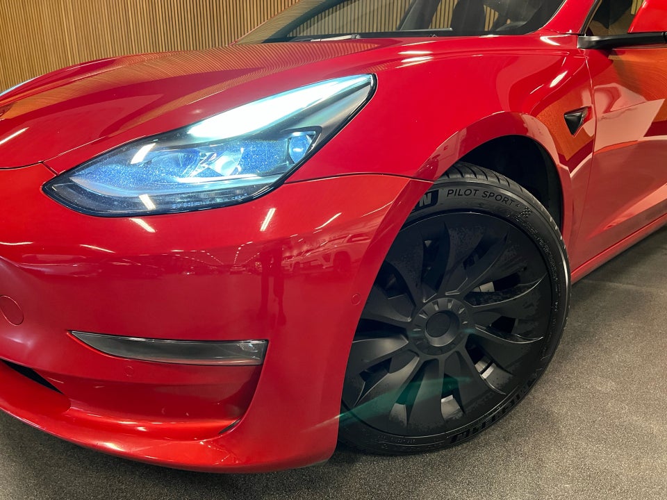 Tesla Model 3 Long Range AWD 4d