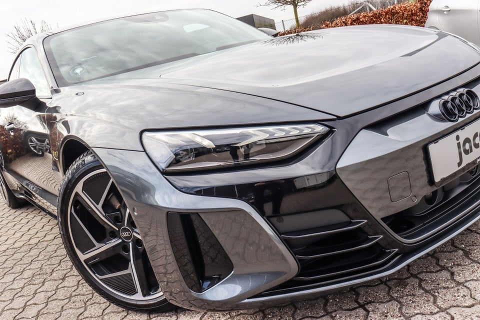 Audi e-tron GT quattro 4d