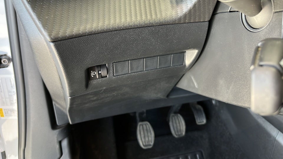Peugeot 2008 1,2 PureTech 100 Triumph 5d