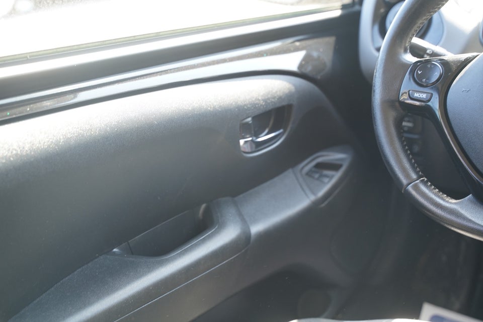 Peugeot 108 1,0 e-VTi 72 Selection 5d