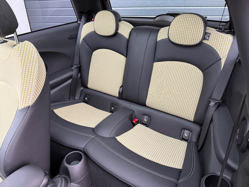 MINI Cooper SE Resolute Edition 3d