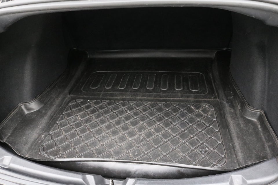 Tesla Model 3 Standard Range+ RWD 4d