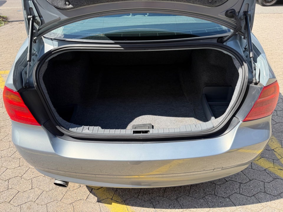 BMW 320i 2,0  4d