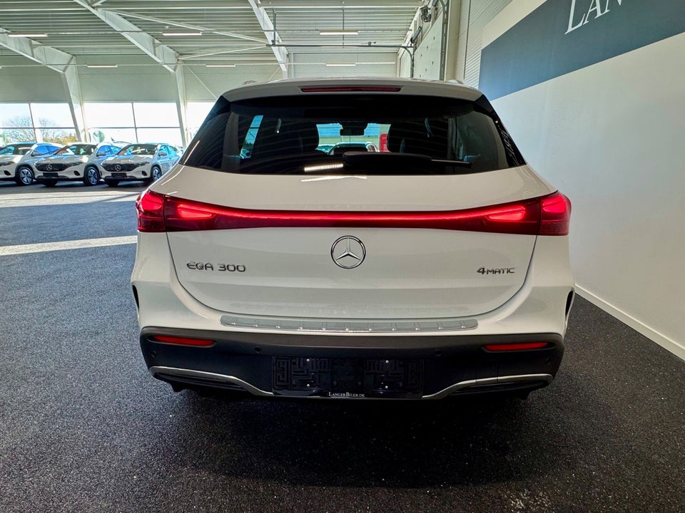 Mercedes EQA300 AMG Line 4Matic 5d