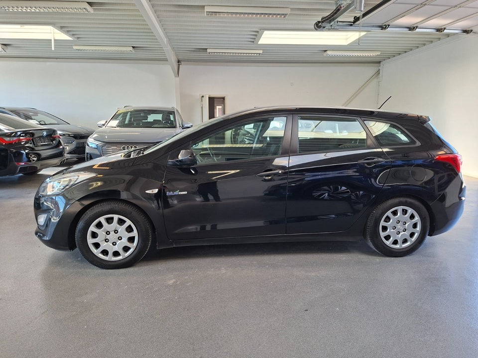 Hyundai i30 1,6 CRDi 110 Comfort CW Eco 5d