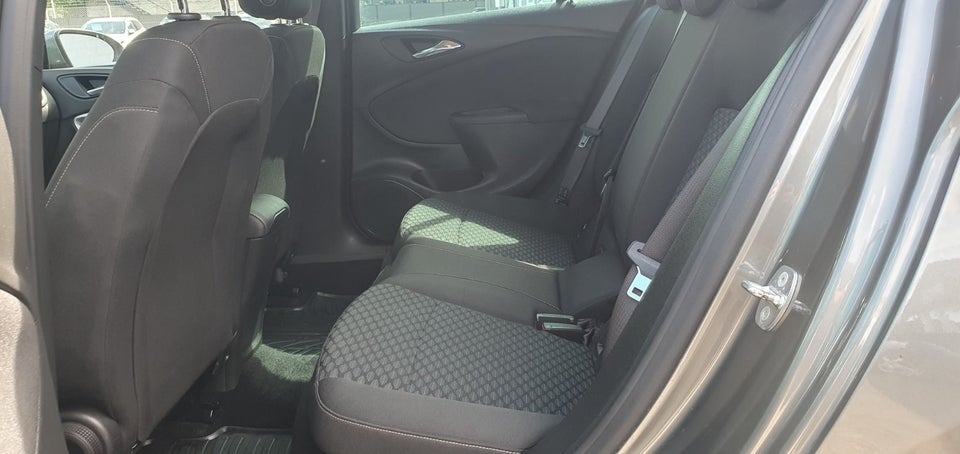 Opel Astra 1,6 CDTi 136 Enjoy Sports Tourer 5d