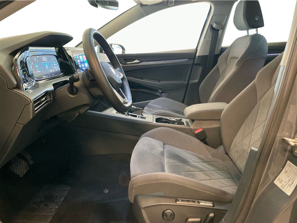 VW Golf VIII 1,4 eHybrid DSG 5d