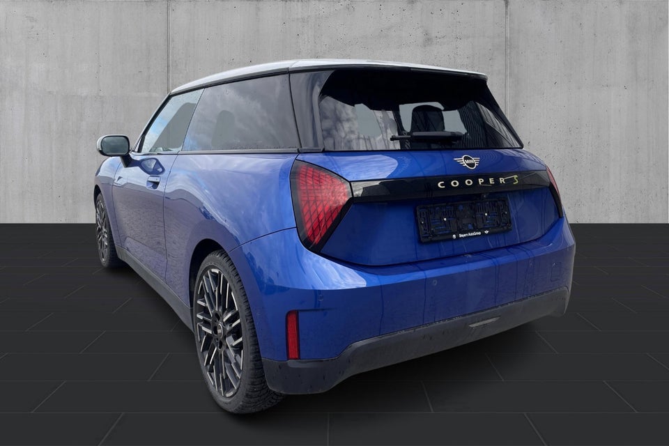 MINI Cooper SE Favoured Trim XL 3d