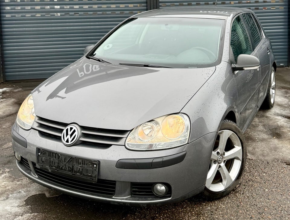VW Golf V 1,9 TDi 105 Trendline DSG 5d
