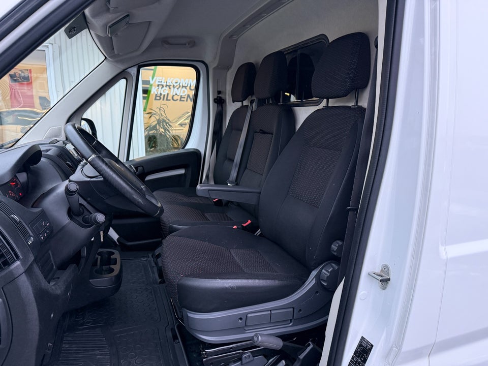 Peugeot Boxer 333 2,2 BlueHDi 140 L3H2 Premium