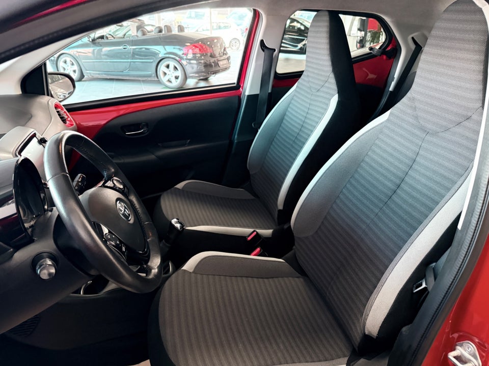 Toyota Aygo 1,0 VVT-i x-pression 5d