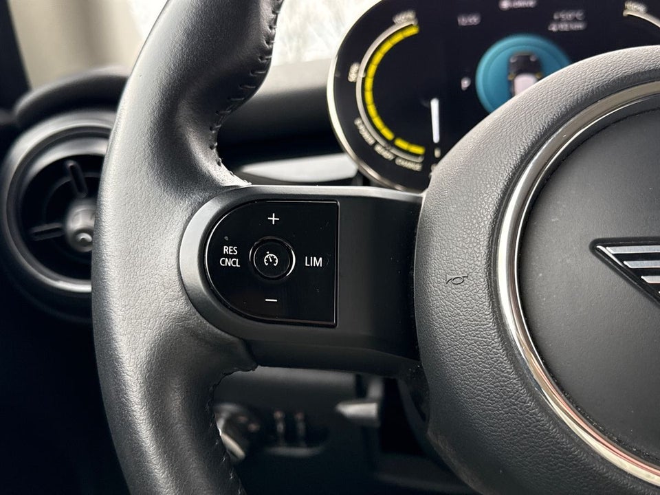 MINI Cooper SE Classic Trim 3d