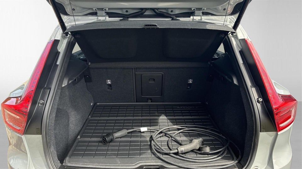 Volvo EX40 Extended Range Plus 5d