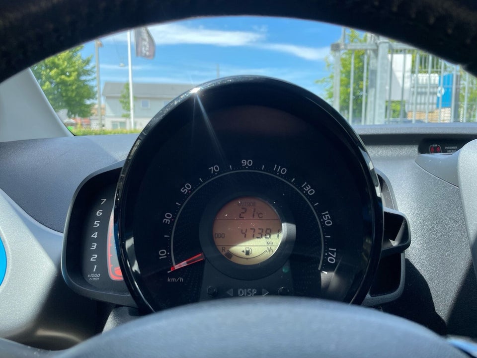 Toyota Aygo 1,0 VVT-i x-plore 5d