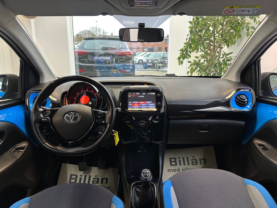 Toyota Aygo 1,0 VVT-i x-play 5d