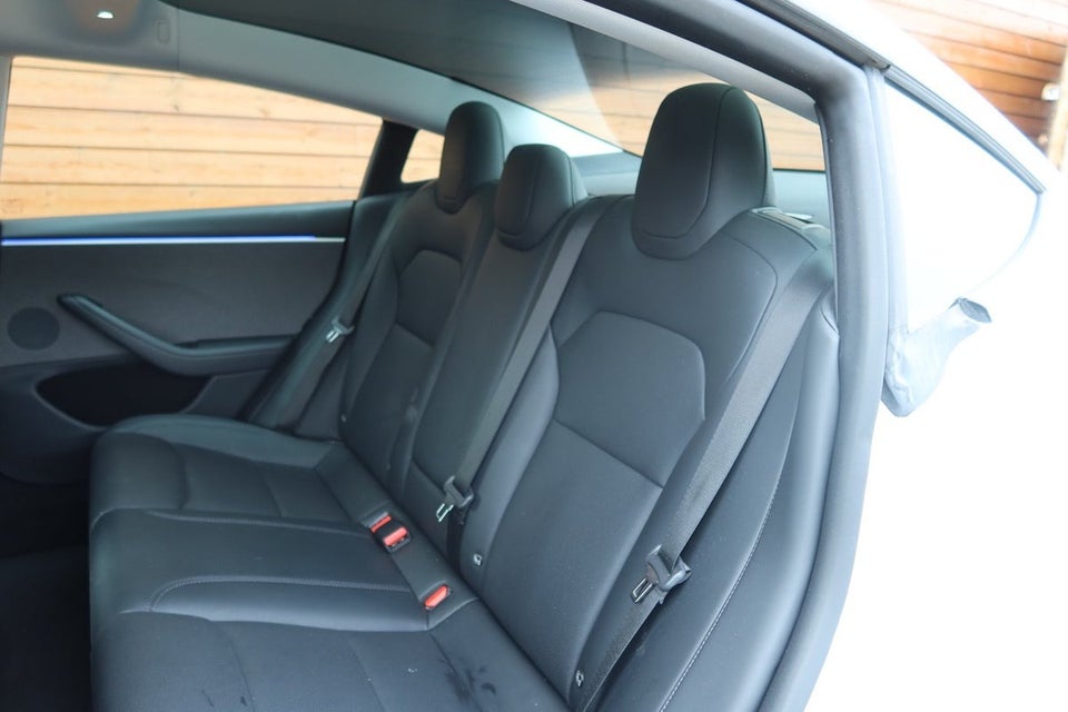 Tesla Model 3 RWD 4d