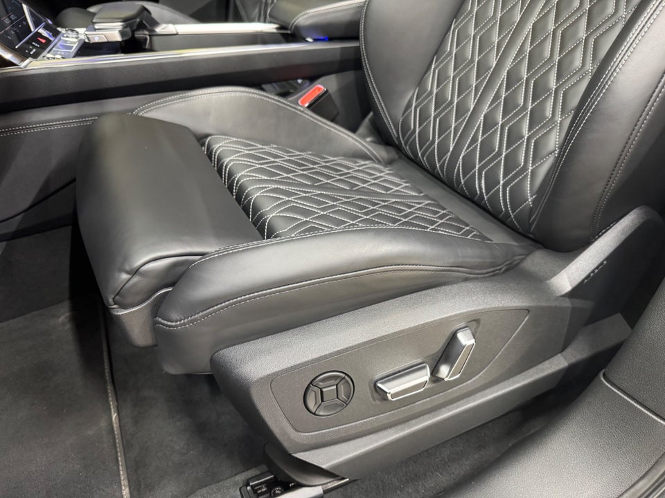 Audi e-tron 55 S-line Sportback quattro 5d