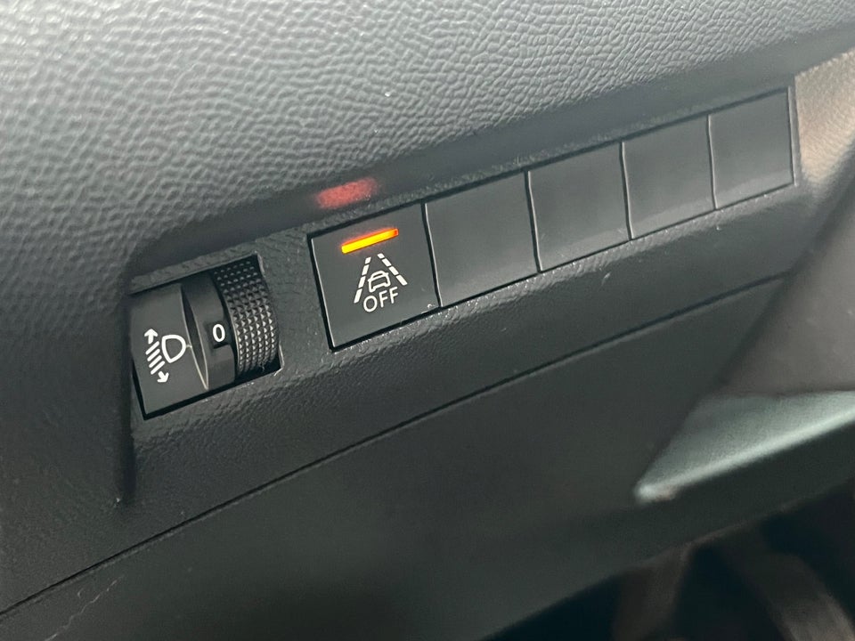 Peugeot 208 1,2 PureTech 100 Allure 5d