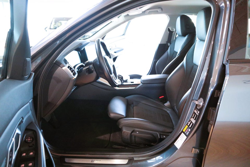 BMW 330e 2,0 Touring Sport Line aut. 5d