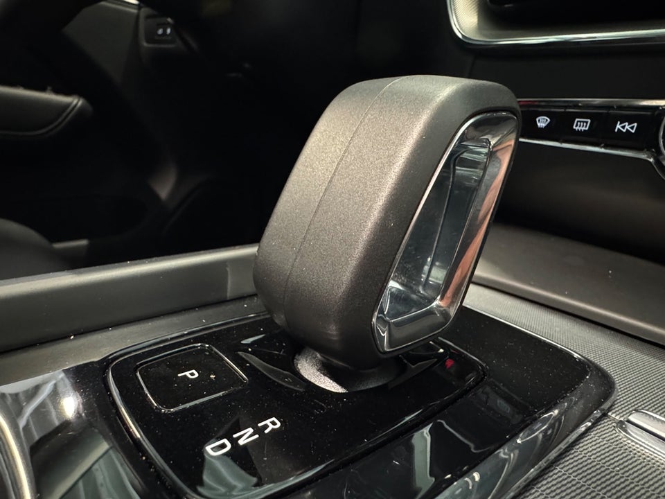 Volvo XC60 2,0 T8 ReCharge Plus Dark aut. AWD 5d